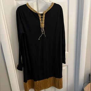 Long tunic or dress- black/tan and red/tan. Light material. Size L